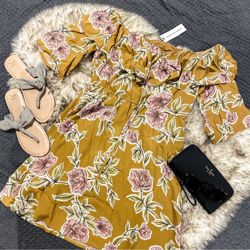 Cupcakes & Cashmere Off the Shoulder Floral Dress